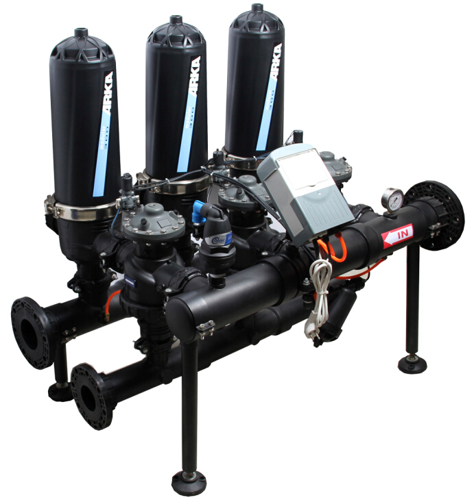 Automatic backflushing filter